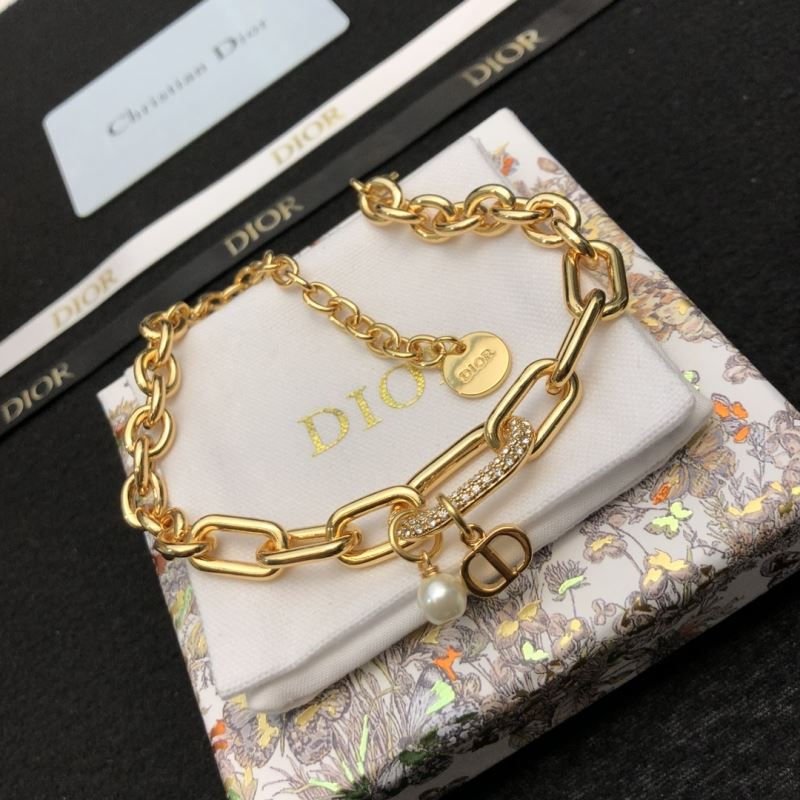 chr1st1an D10r bracelets